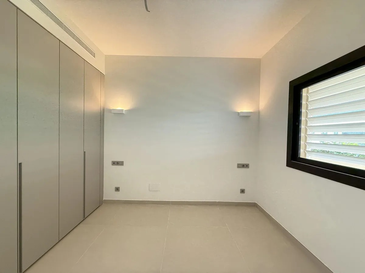 0ab8ce95-d114-4018-9bb9-b834c7617020