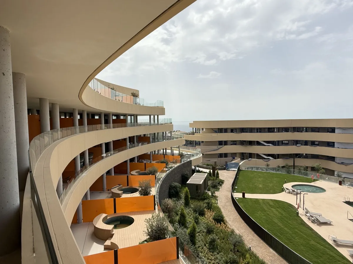 38c9c1df-e4ba-4d93-881c-623905a3f6d8