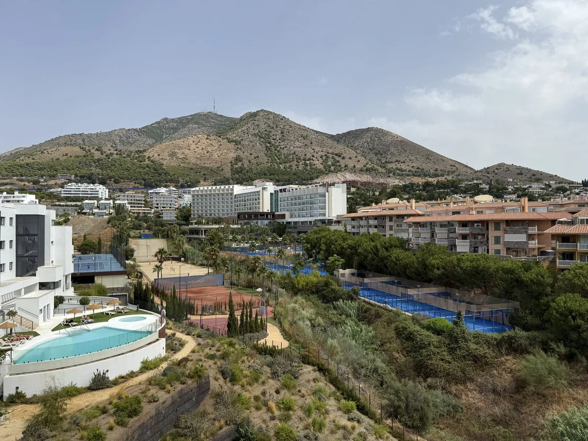 d2a47fc3-3133-485f-b66e-2670ad5b92db