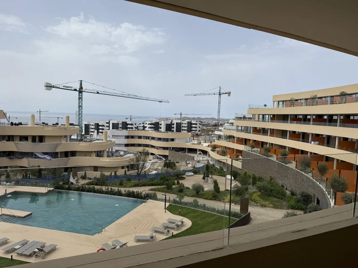 d8228865-9d4b-4844-a075-90d47c3da5aa