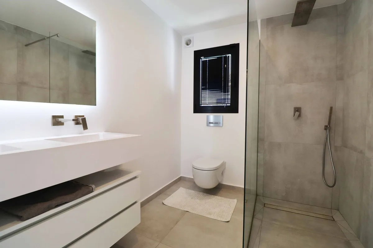 10ed08b3-c30d-480e-9740-86c647f25e24