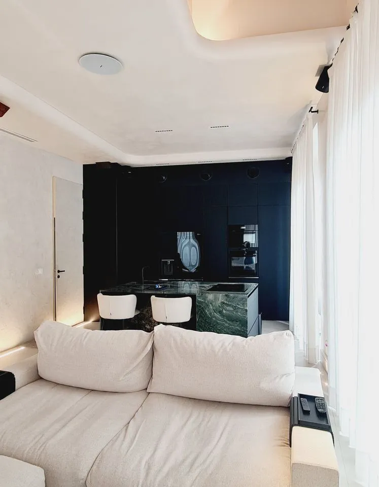 a6b11e6c-b9b1-4a23-a127-8d6db74bc6e8