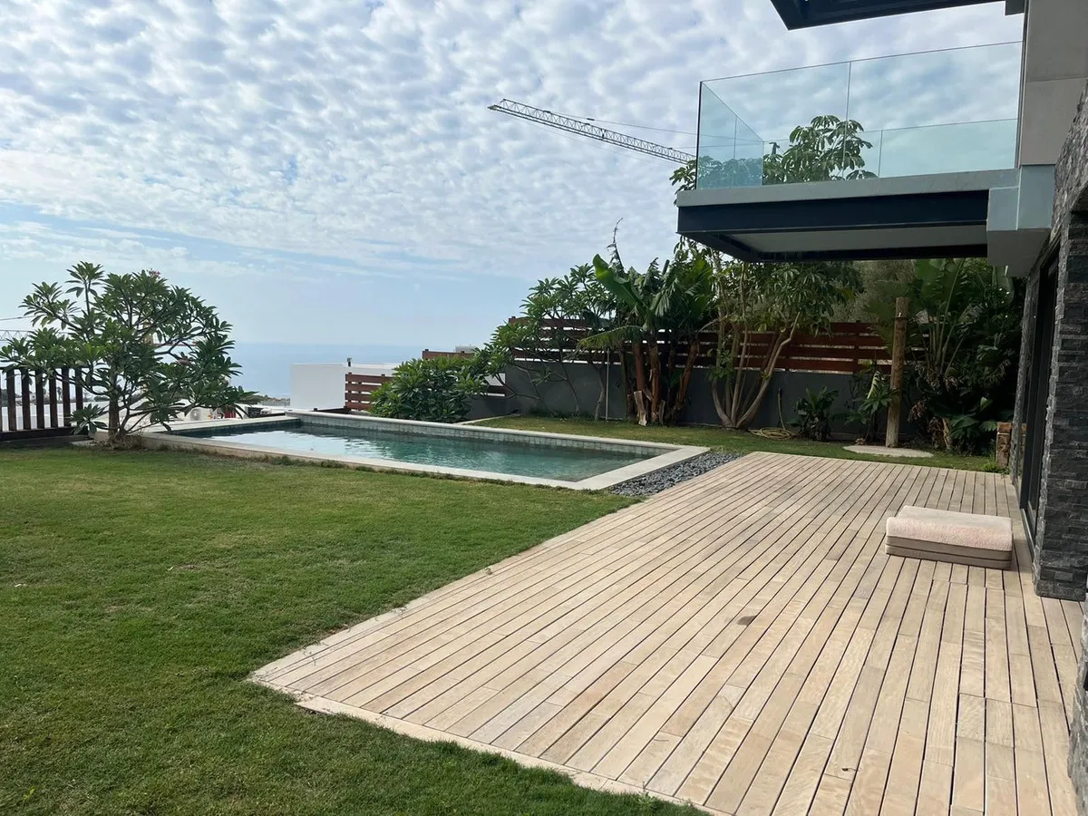 50a6b25c-de09-4fd3-a9c5-84576627473b