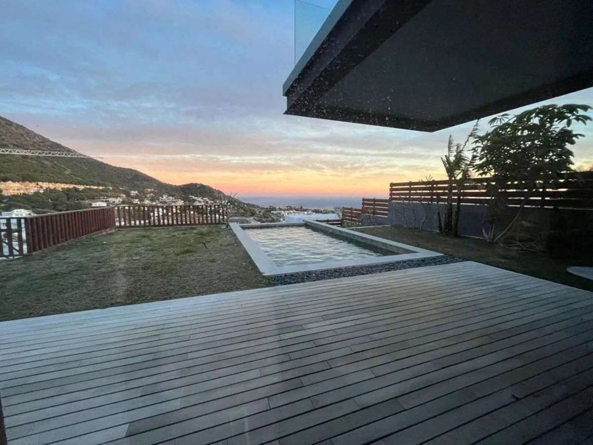 54453937-afd8-441f-8182-2ebf783832ea