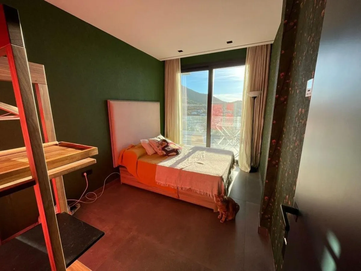 6fc0fd44-0d19-4d1f-a583-3246b6599f37