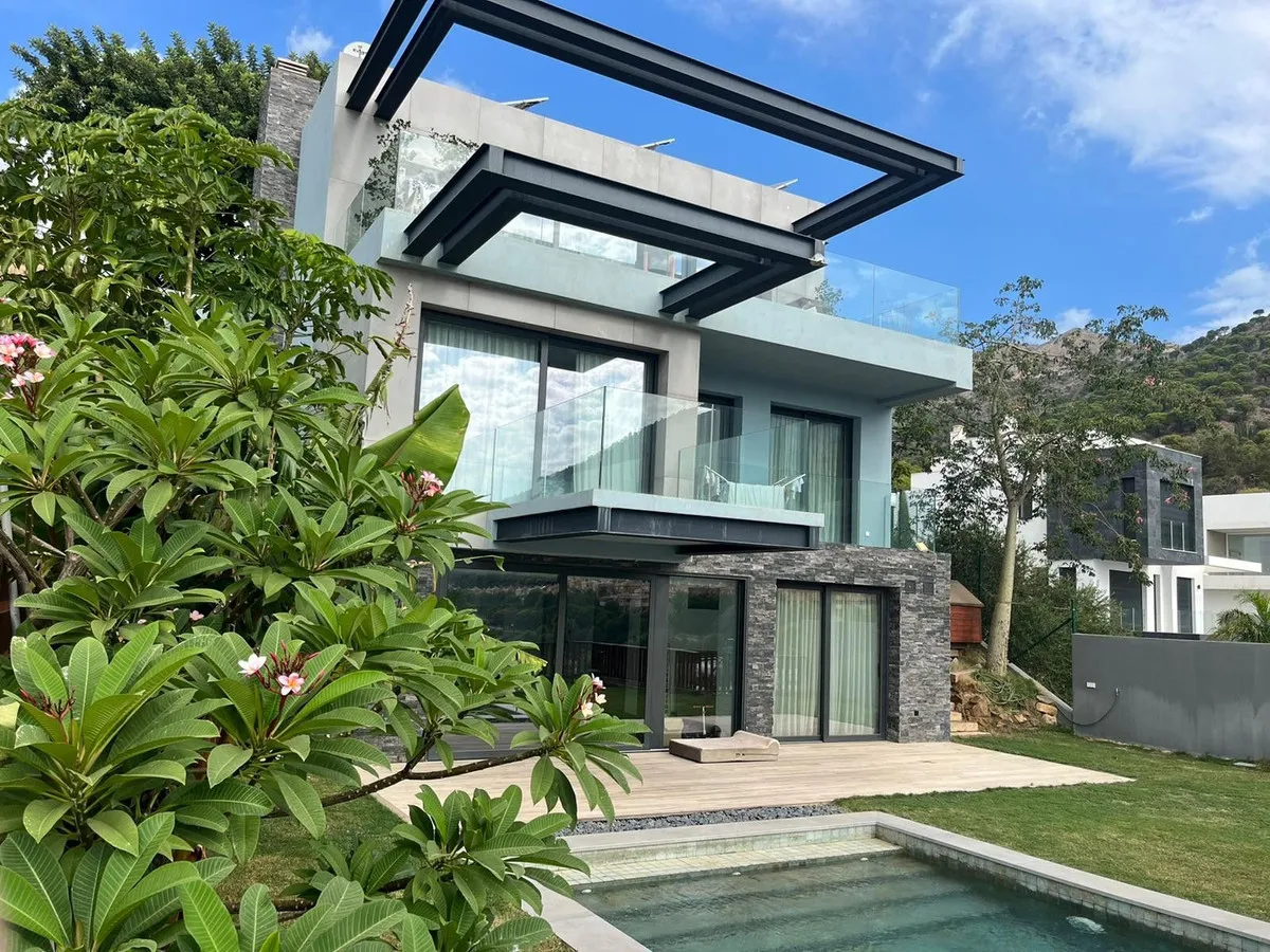 9359f4c4-85a8-4111-8c42-b79d65f02d51