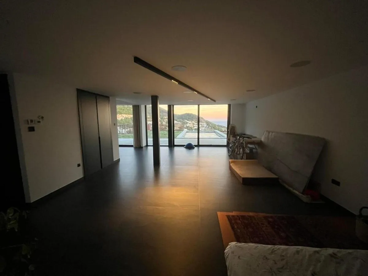 b37337fc-e1e4-417a-8c9d-7b1d5cc93e73