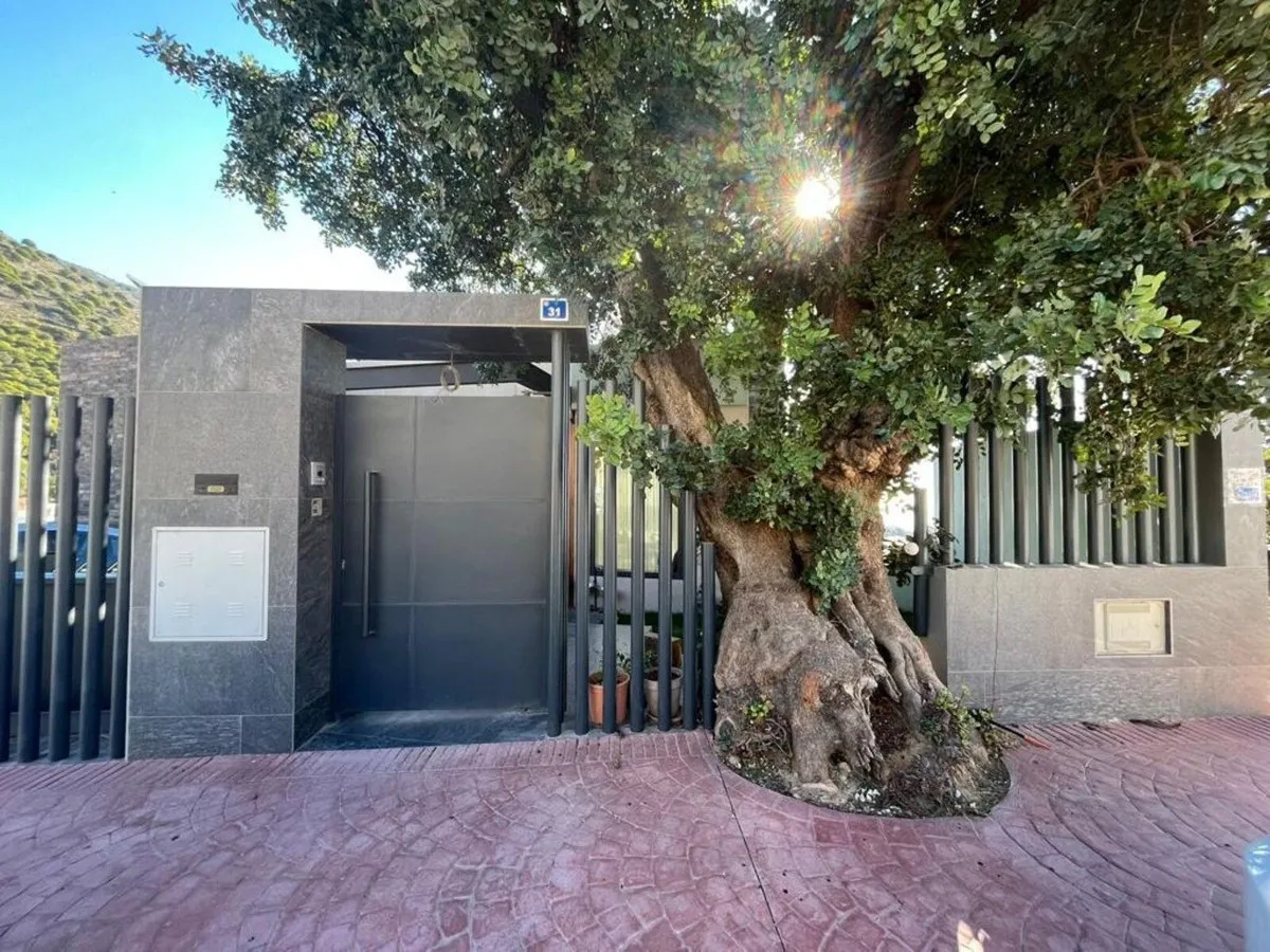 d2439463-4f39-4f20-96ac-dcf19658b384