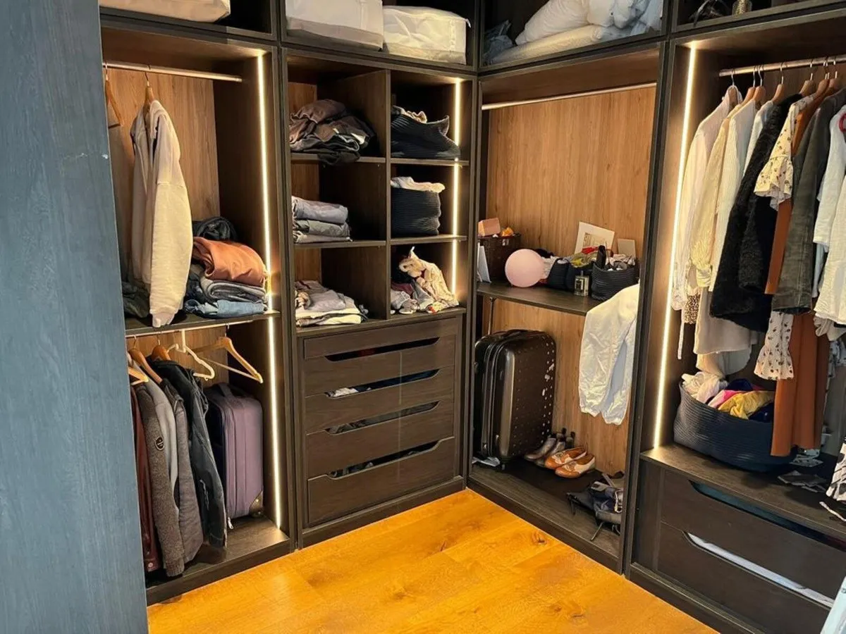 e306ffdf-c9d1-4578-863d-f8aec6eeba93