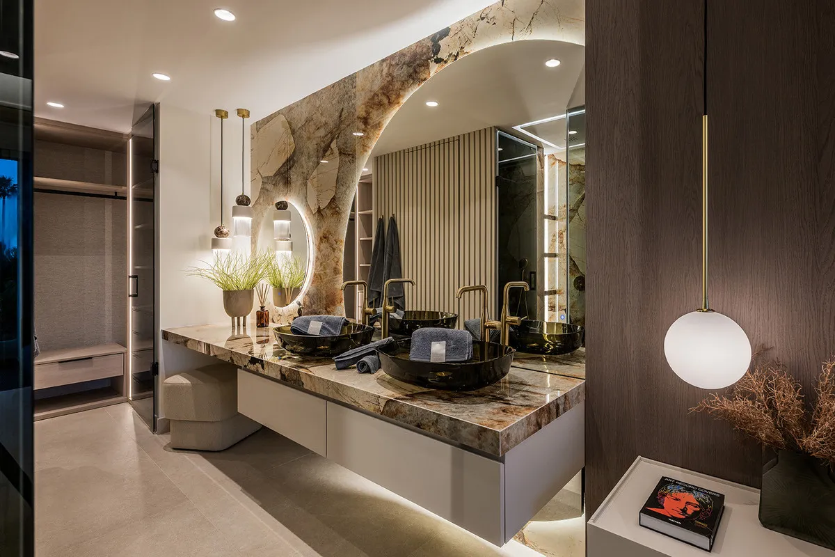 c077501e-6a9a-47a6-9197-e5e9a1249dca