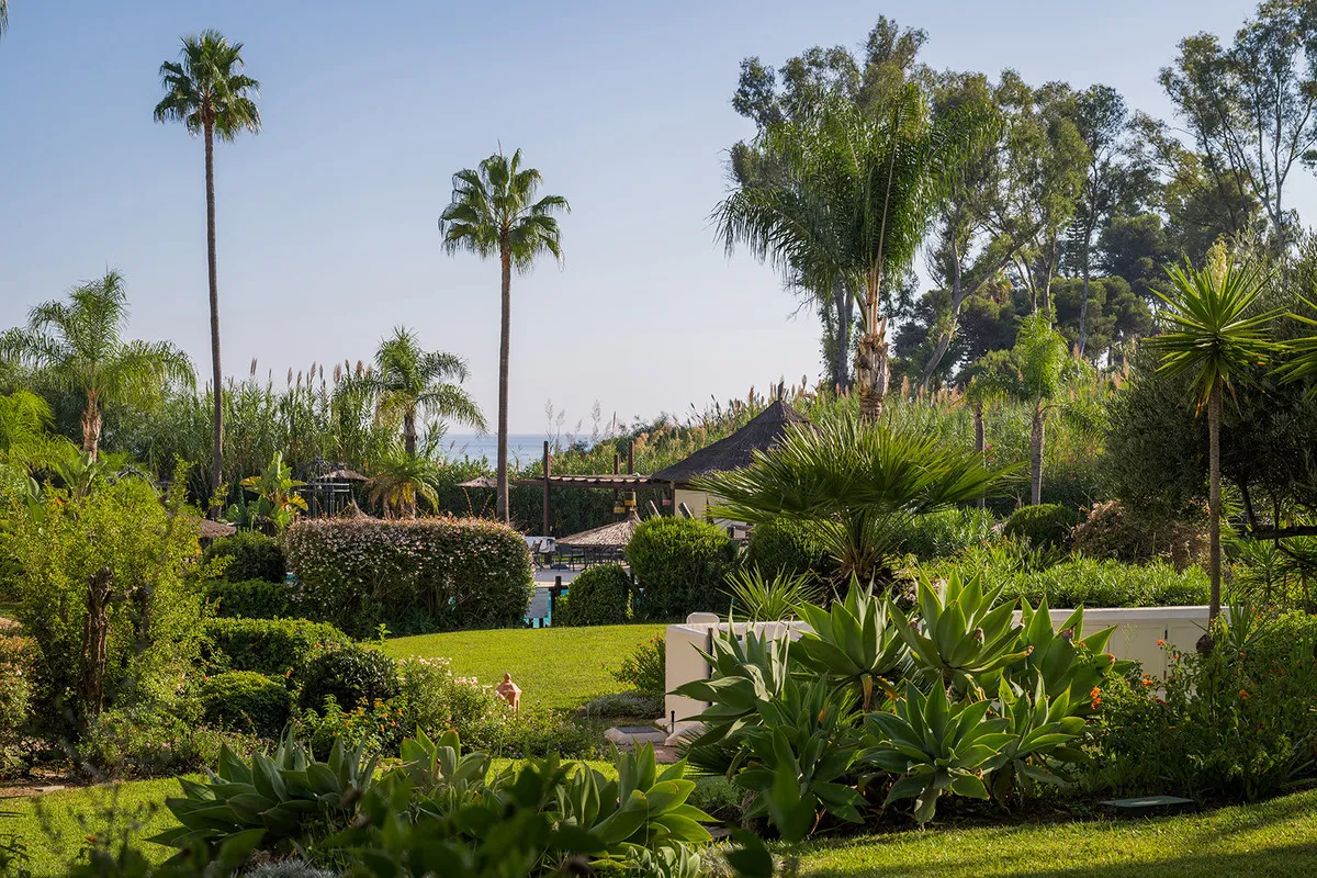 f302a923-9f39-4f14-801b-3a4b5c76bc8f