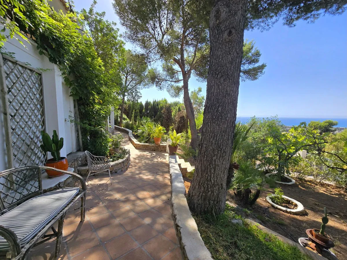 1e583d61-8318-4a93-a30e-d48ff0489b72