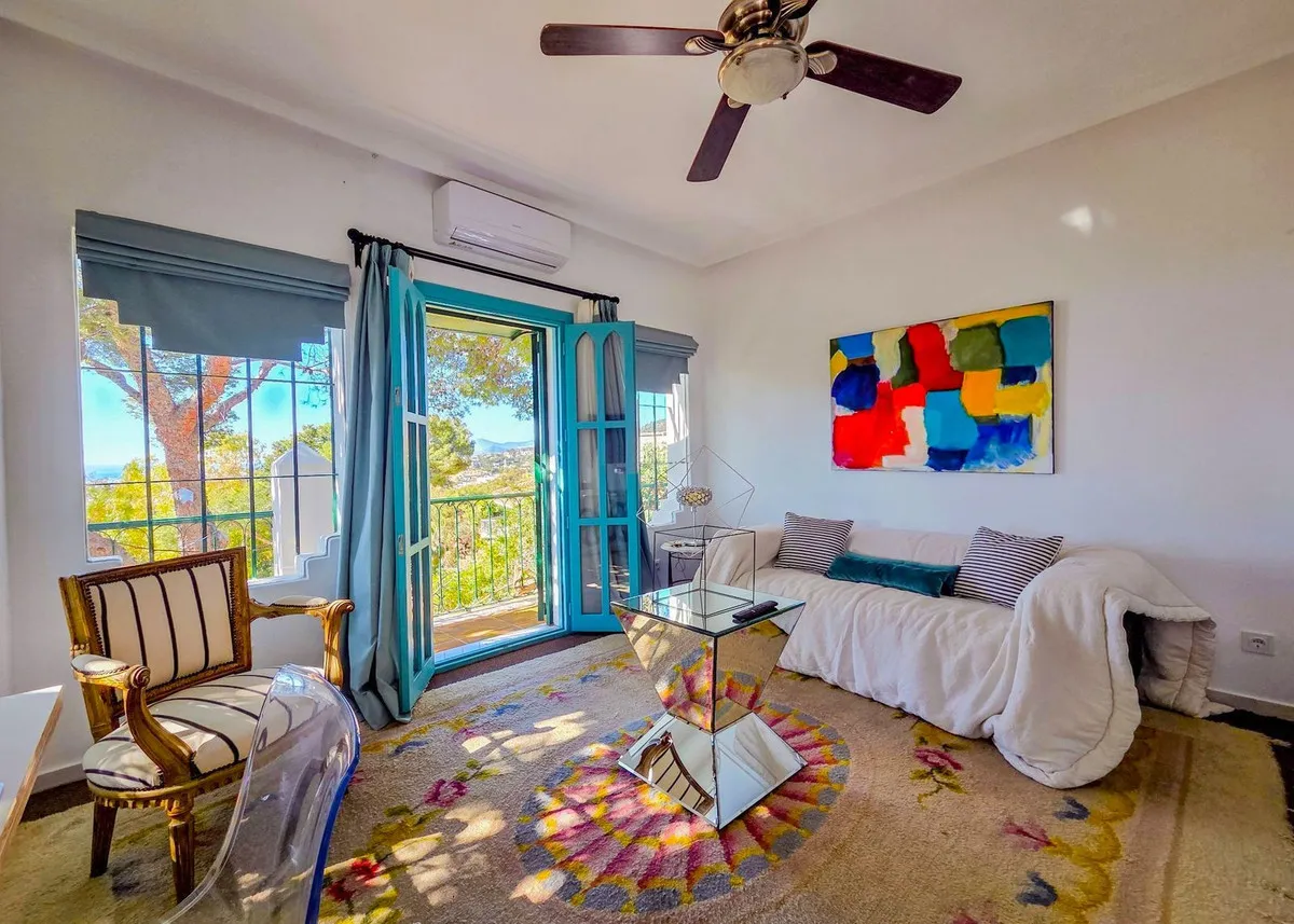 8ef0cf67-3fe2-4d8c-b4d1-210b00956f9c