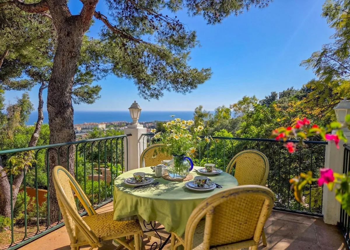 d24ad398-a035-4623-b5b6-f9028705b850