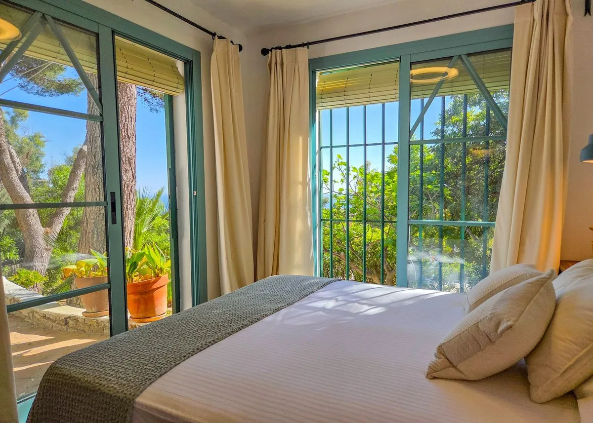 e4c2e663-e081-4bcb-be56-edc38888dea8