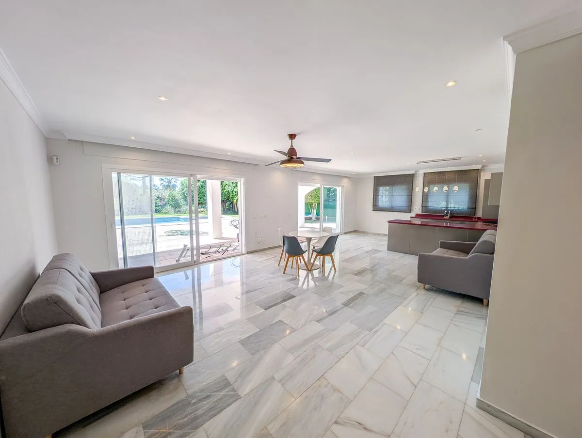 125e8d70-6555-45b4-b41e-e8bed633b725