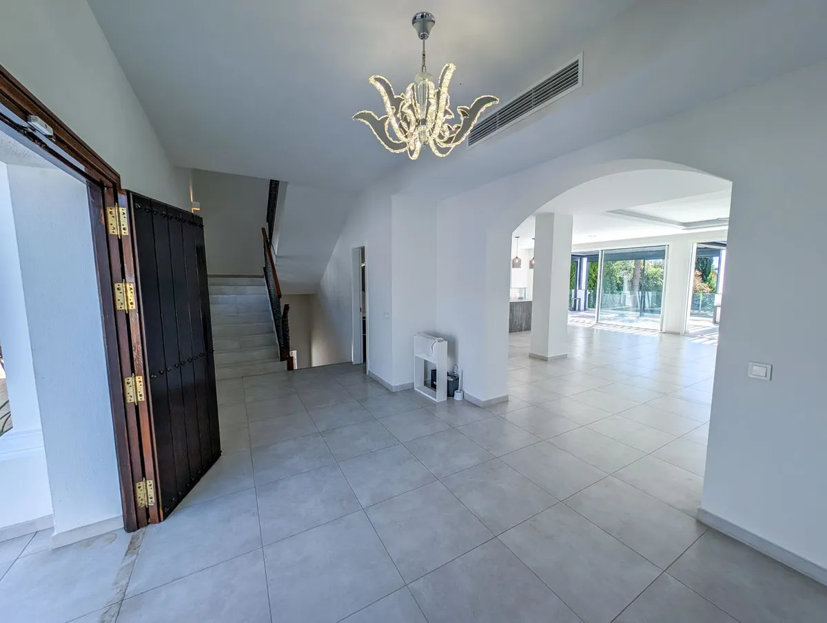 3c71d752-f5d1-406c-8de9-35f719560e54