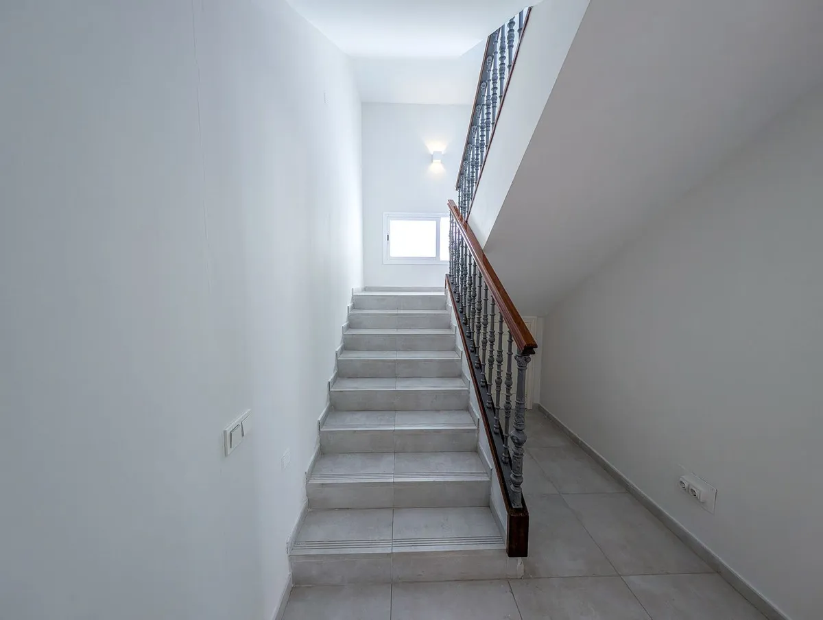 42d6a2ca-7815-4180-b277-4875e4f2368d