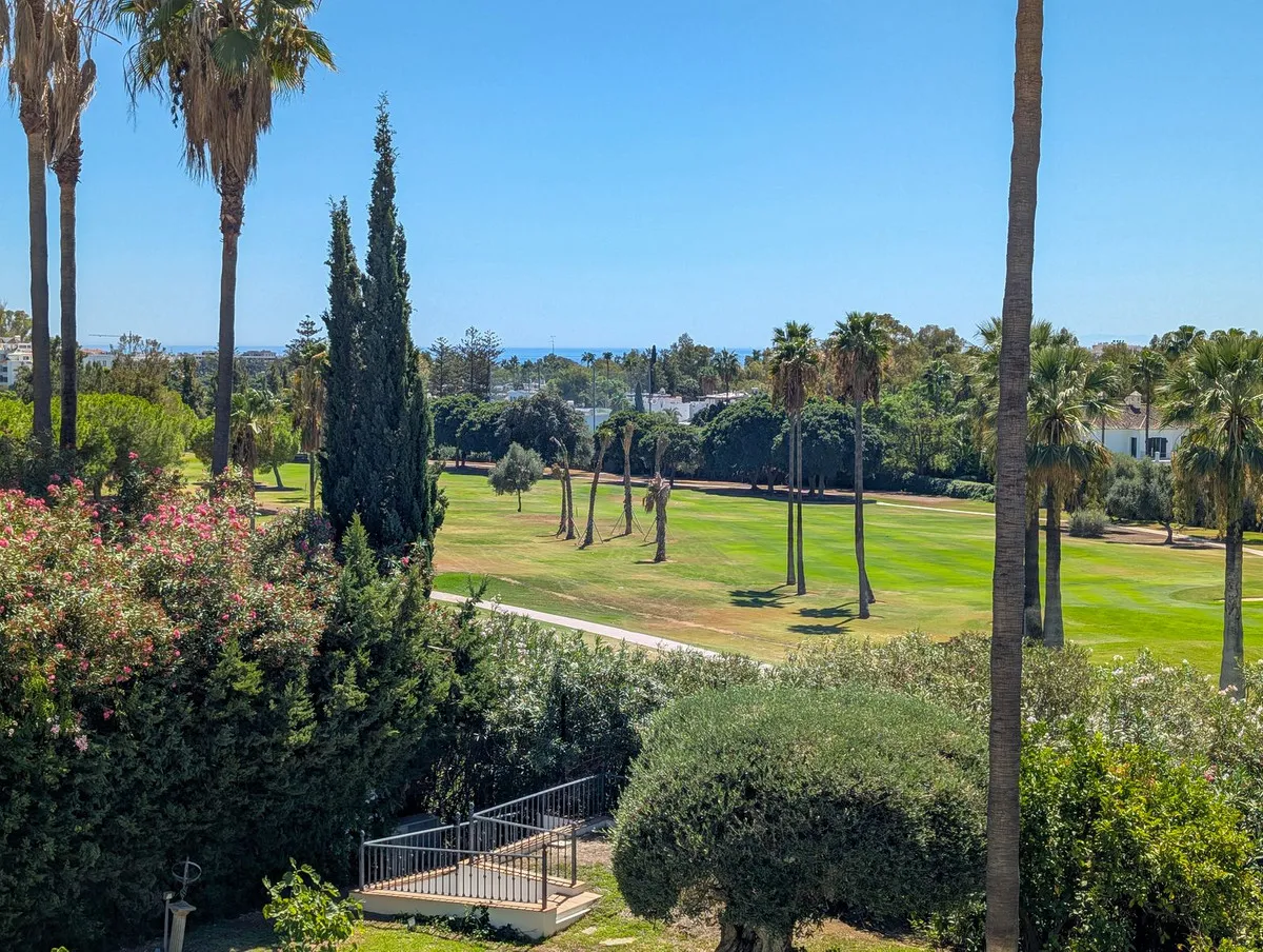 b9ff806e-e0f6-455b-854d-399bc8f71fe2