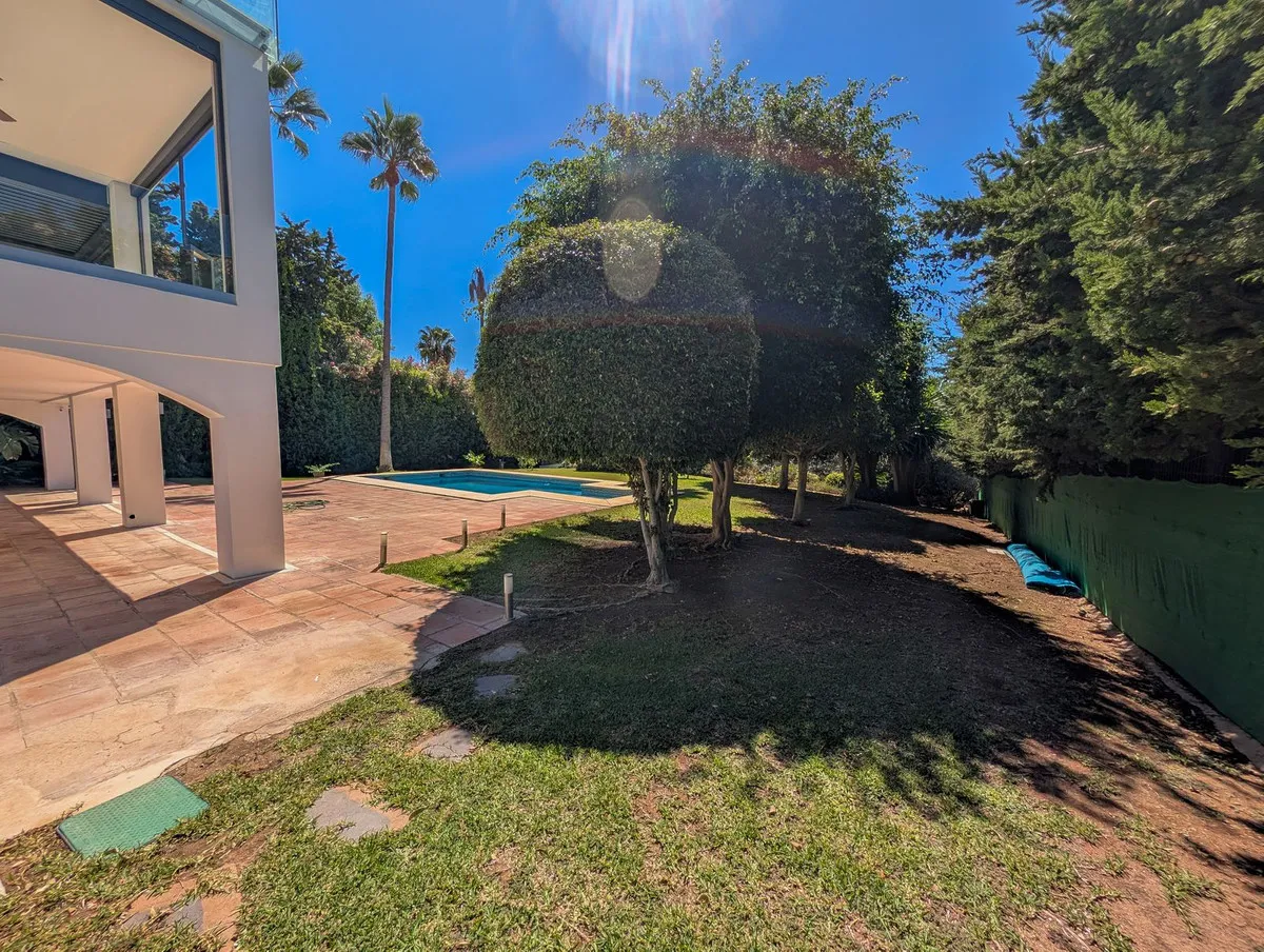 cee754e5-f73a-452f-8819-1b2750f678dc