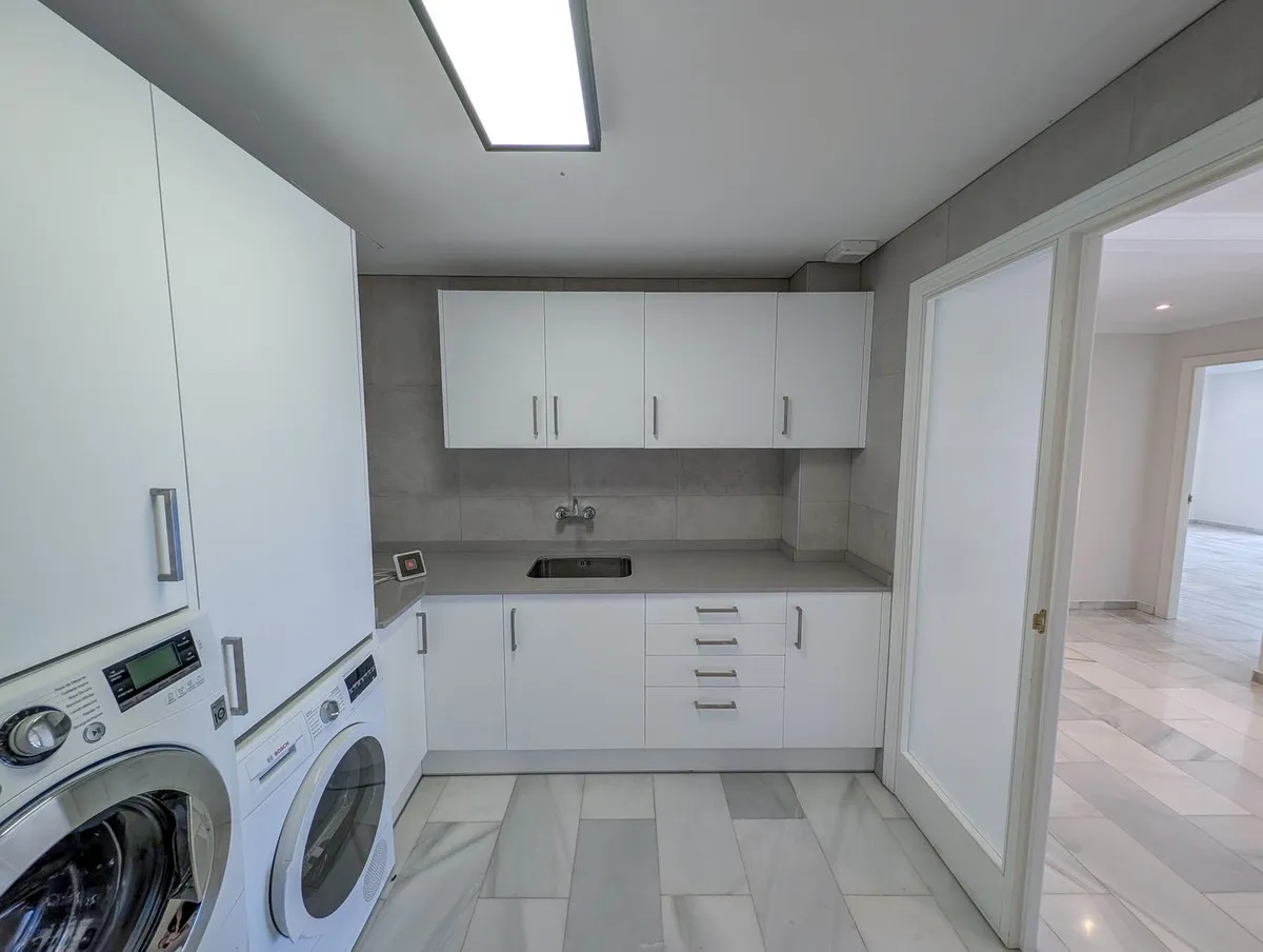 e7e71bfa-b8c9-42d9-a9cd-9c1a607491a6