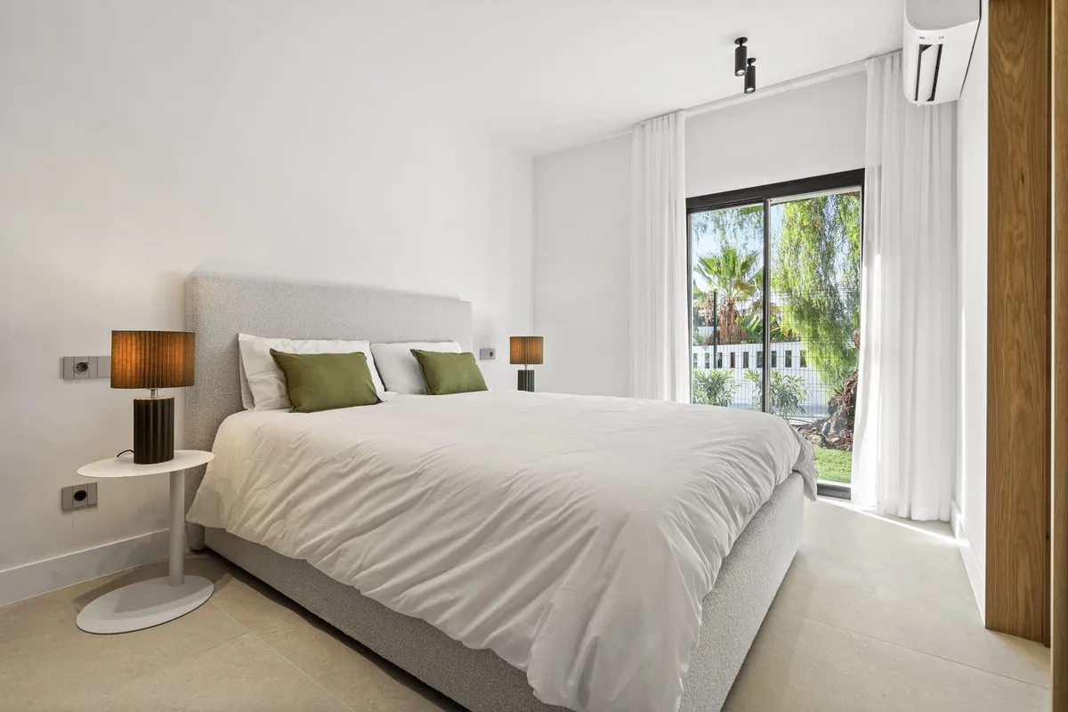 20ae77ac-4b1e-4878-917b-8449550b76d7