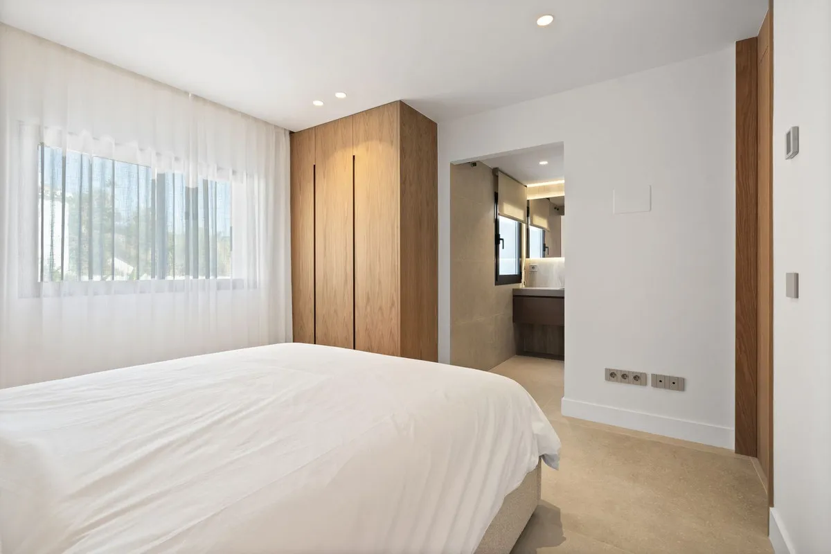 8cb80962-6c6f-46e3-ba3e-06fb71f6b178