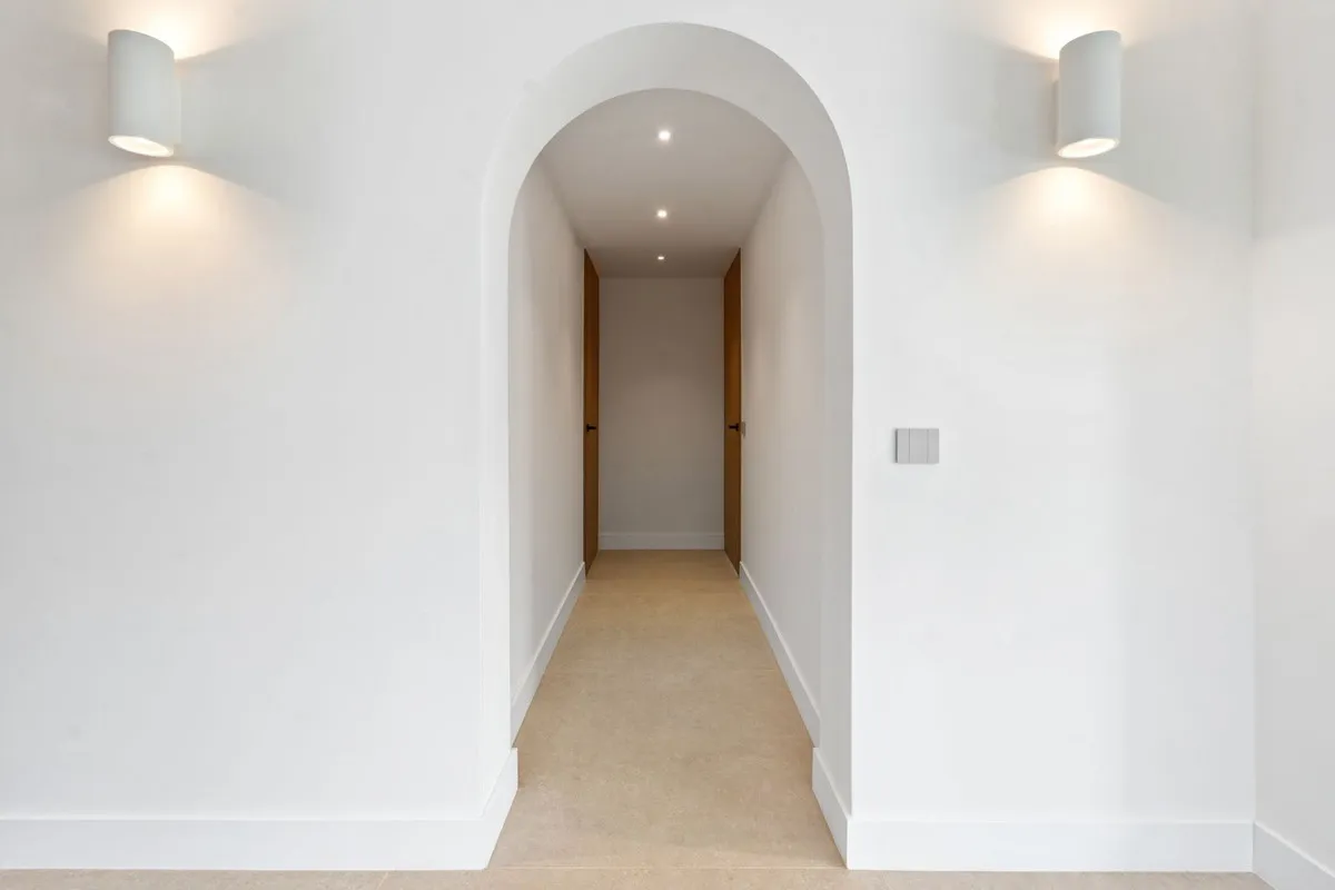 ce28de93-8e45-4749-b288-b78f03dd866d