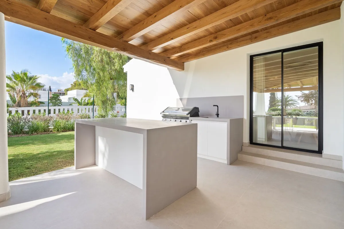 d528bd0e-a136-4dcf-8fbc-c6325a9b8793