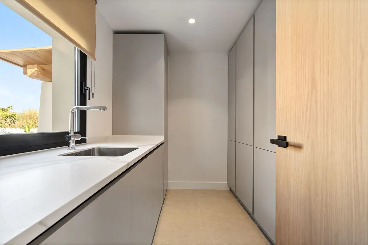 e5c9df18-fd85-451f-b327-d625ef4d94da