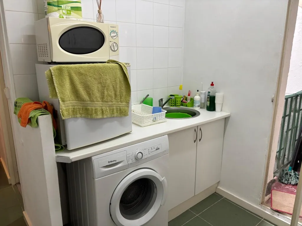 34f29b4b-dc7e-46ff-bb4d-413f56c52884