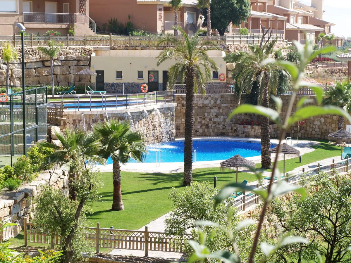 b583d8e1-9160-44aa-943d-e1c26d93a749