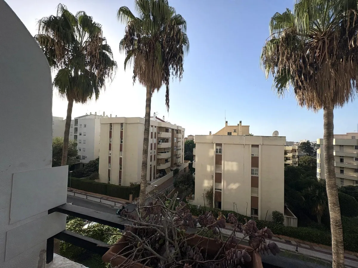 4c246e40-6443-4e6c-bc54-867c5d546cba