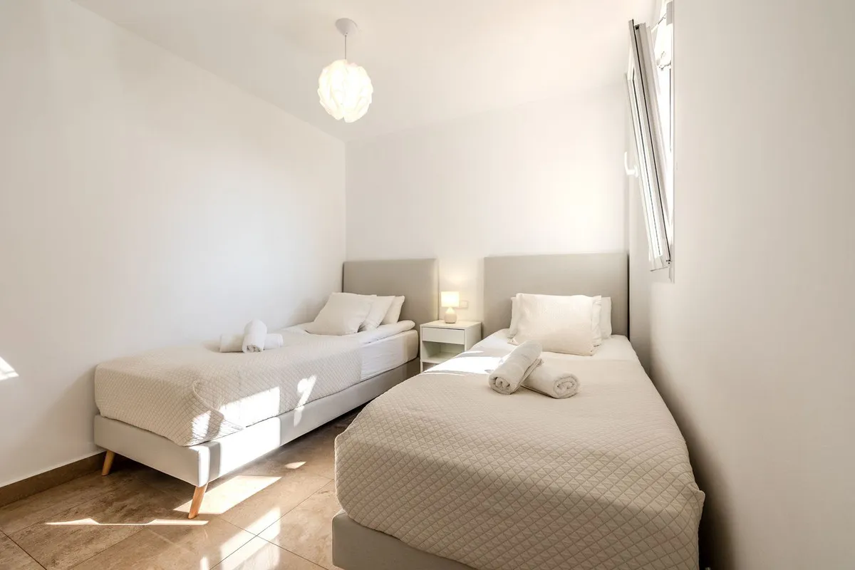 026ffd79-bb50-44a9-b2a7-0aa12b1b20fe