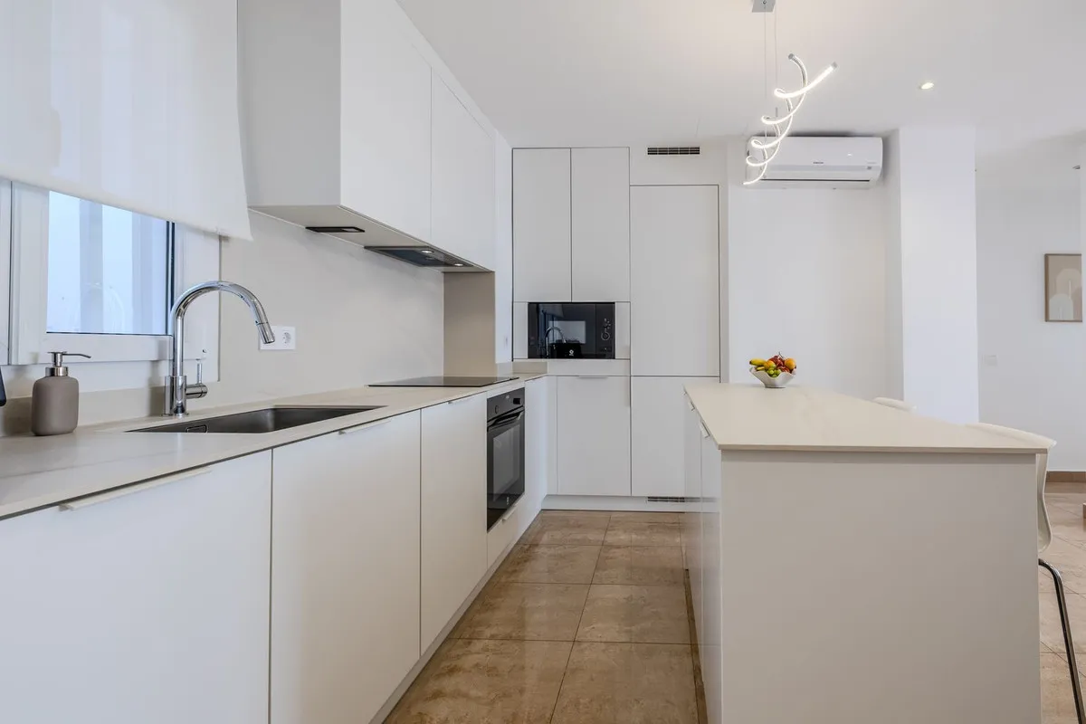 9bbedb69-8875-4dd4-8962-5a2e398e7bcb