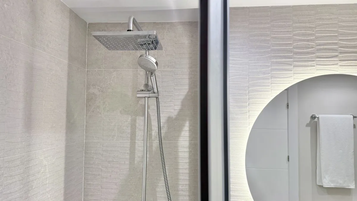 60e2a7fc-025b-48de-b1a5-903b9e4d7004