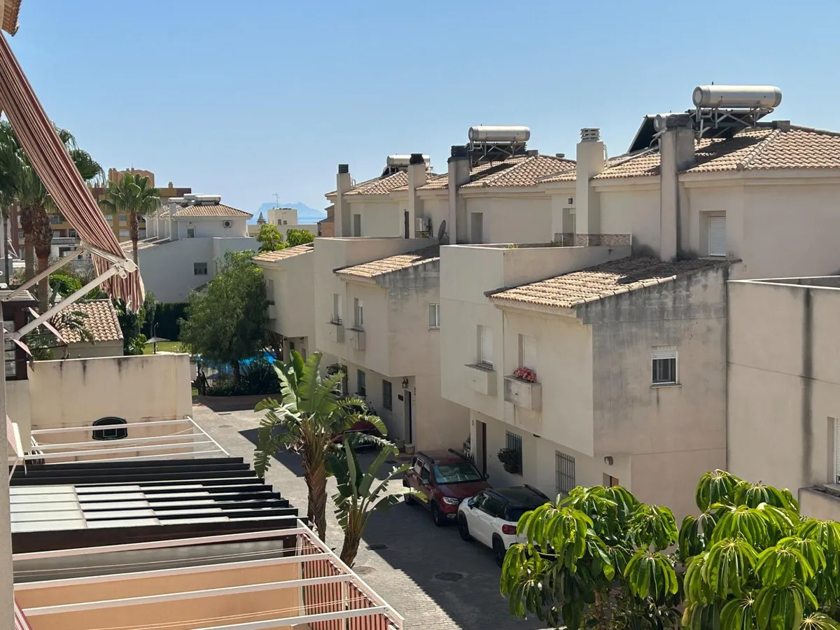 4f42ef09-e5e7-4aec-a9d4-6f4a3d7a8266