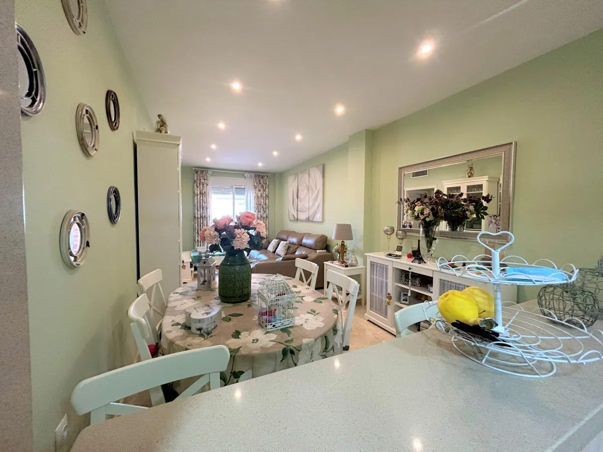 52d903af-e7e1-41b0-8f32-75a848ba2351