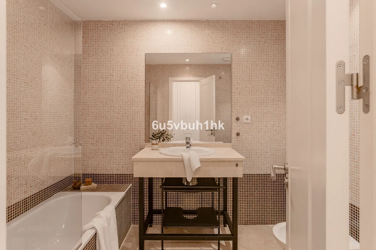 ea404404-f9a3-4e34-ad10-78dc8e907cc4