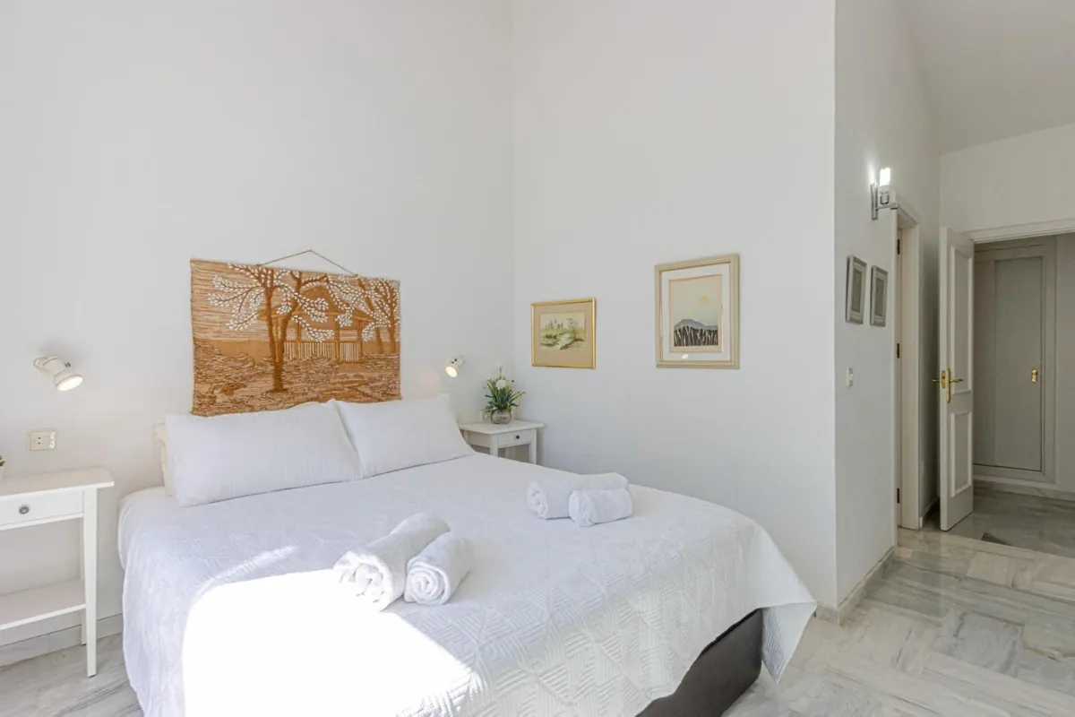 15833786-1201-421b-918e-e8d517f2edba