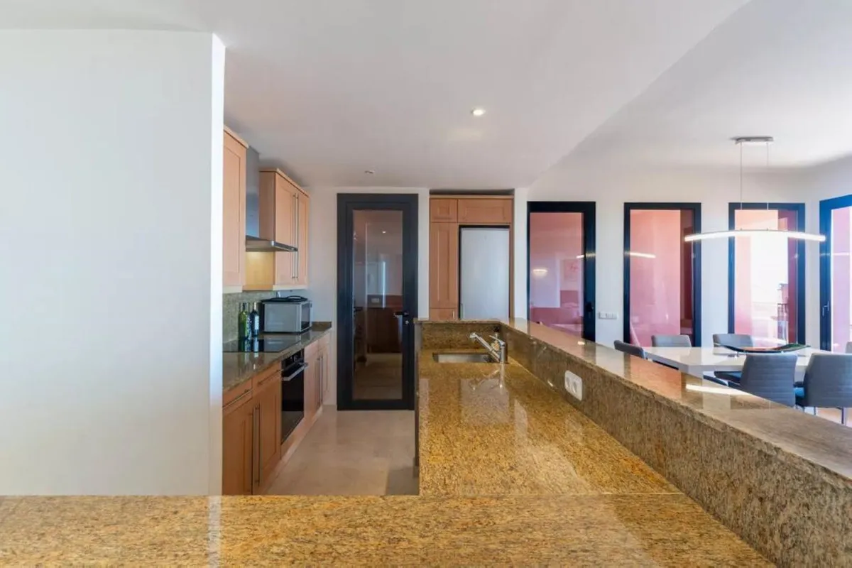 d7c38e70-b9b1-4a93-9a94-db3adabe7752