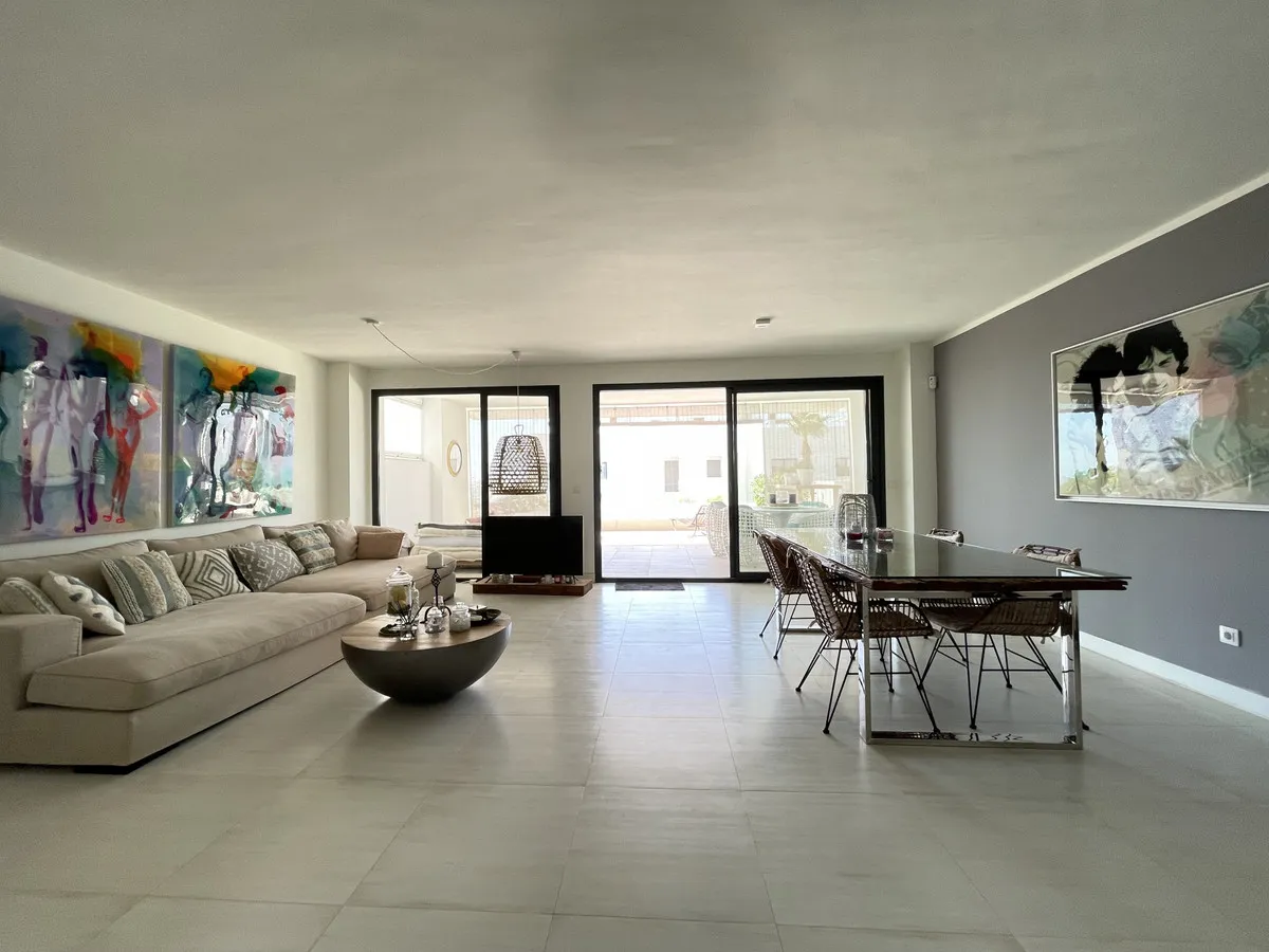 7a5ba536-3339-4e8a-abc3-7ce08071f34a