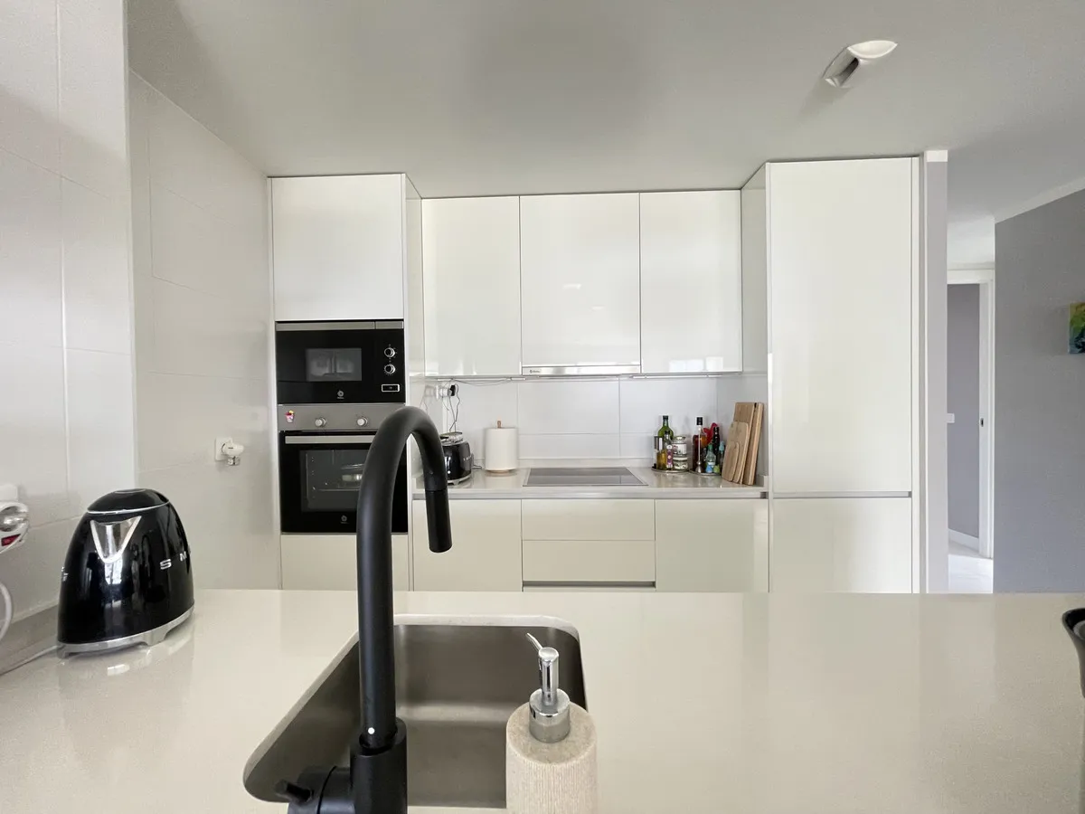 c01d21a3-b333-4852-ae5f-3f8f1113efee