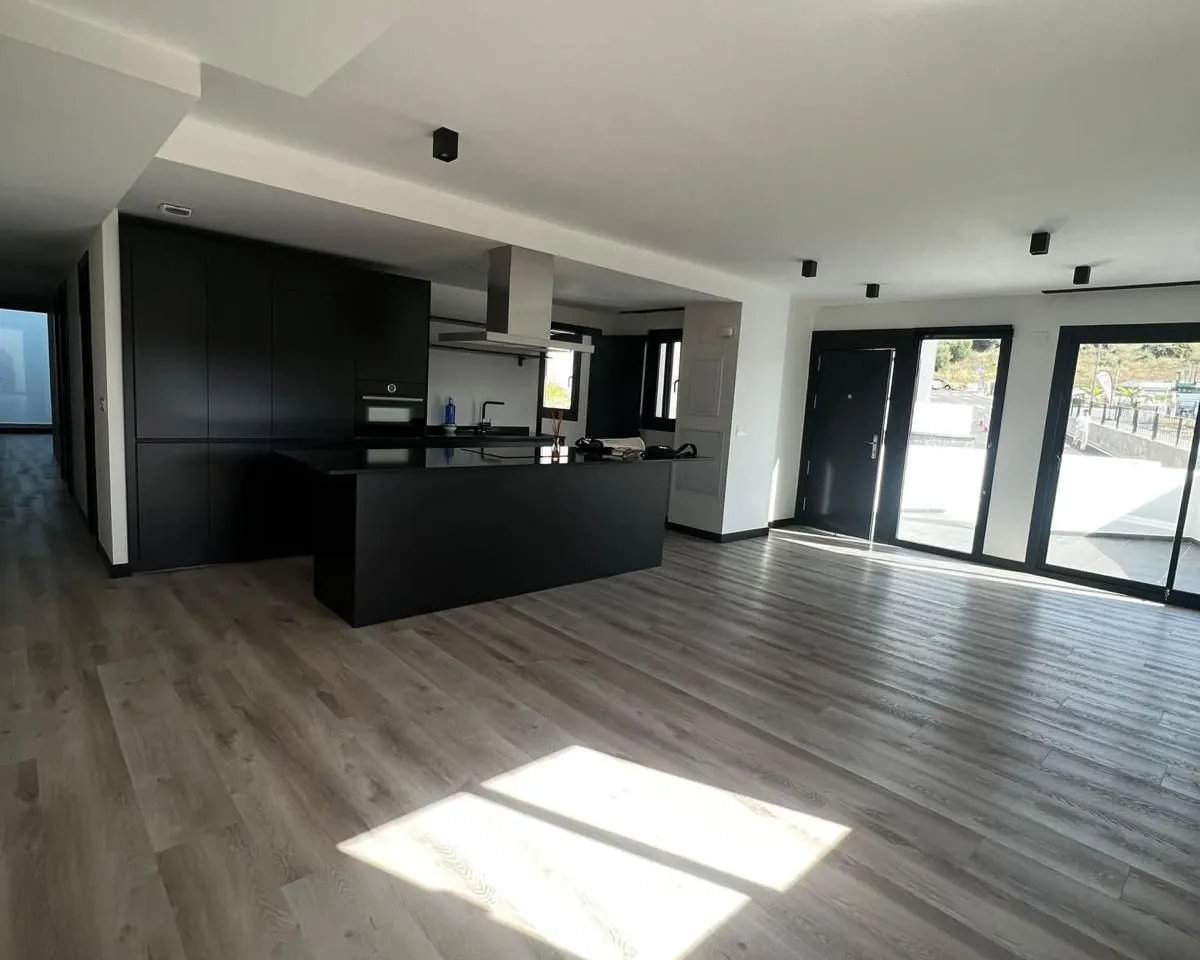 0fd8b243-e416-43f7-a17f-cc12e7ac9c3e