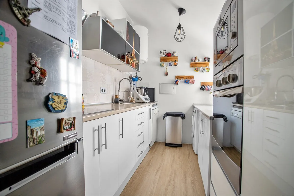 2dc7ab7a-993f-43fe-ad95-1e0454903767