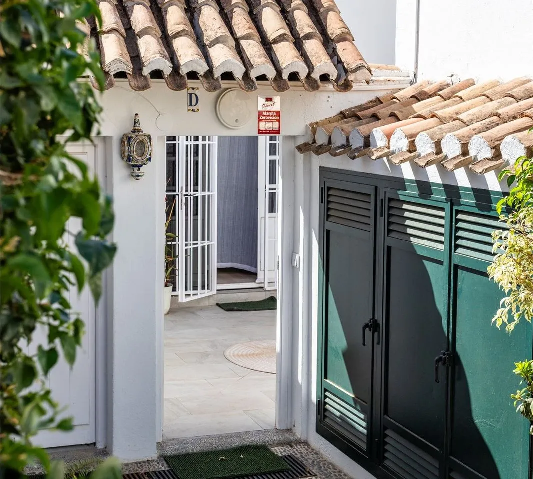 7042c2f4-fbd3-4c7d-b2d6-4b555727220e