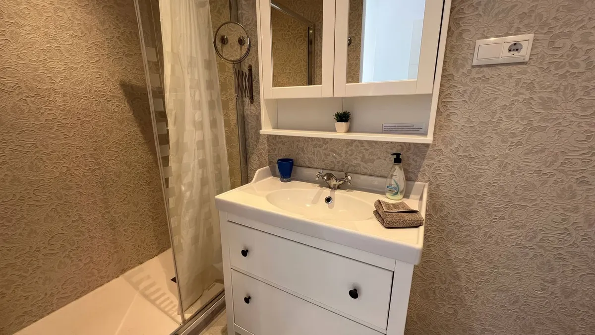 a7306e16-f34b-4371-a668-3e52f6f15e9d