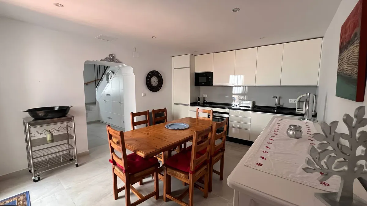 b4a74e3a-b2ee-40f7-b6dd-090379039ecb