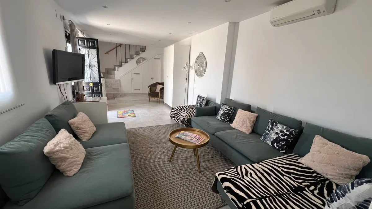 c8f8a2f4-e874-4bc8-9a70-624c3a6cd00f