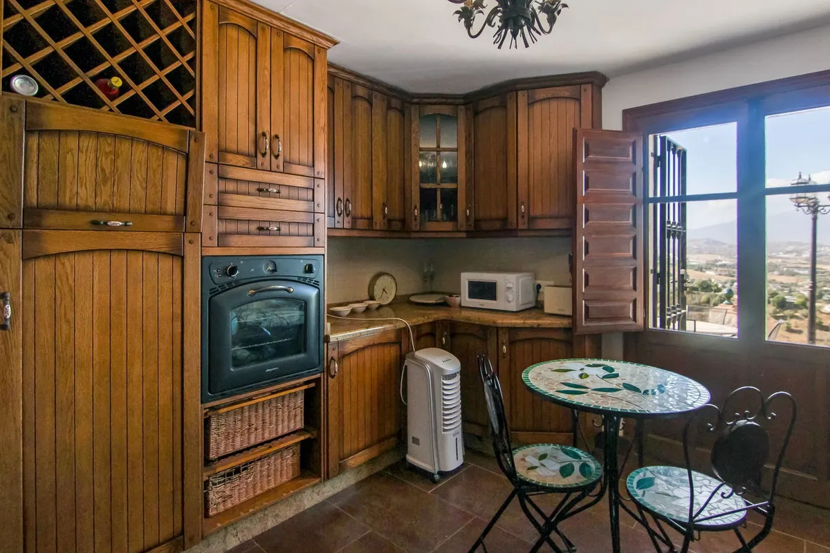 bfe3e65f-4cfe-4d33-9c6b-0c8cdd581c9d